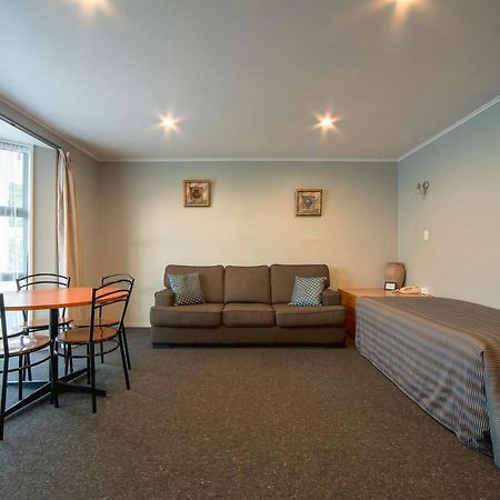 Coronation Park Motels Ashburton Buitenkant foto