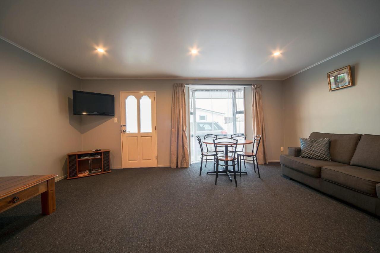 Coronation Park Motels Ashburton Buitenkant foto
