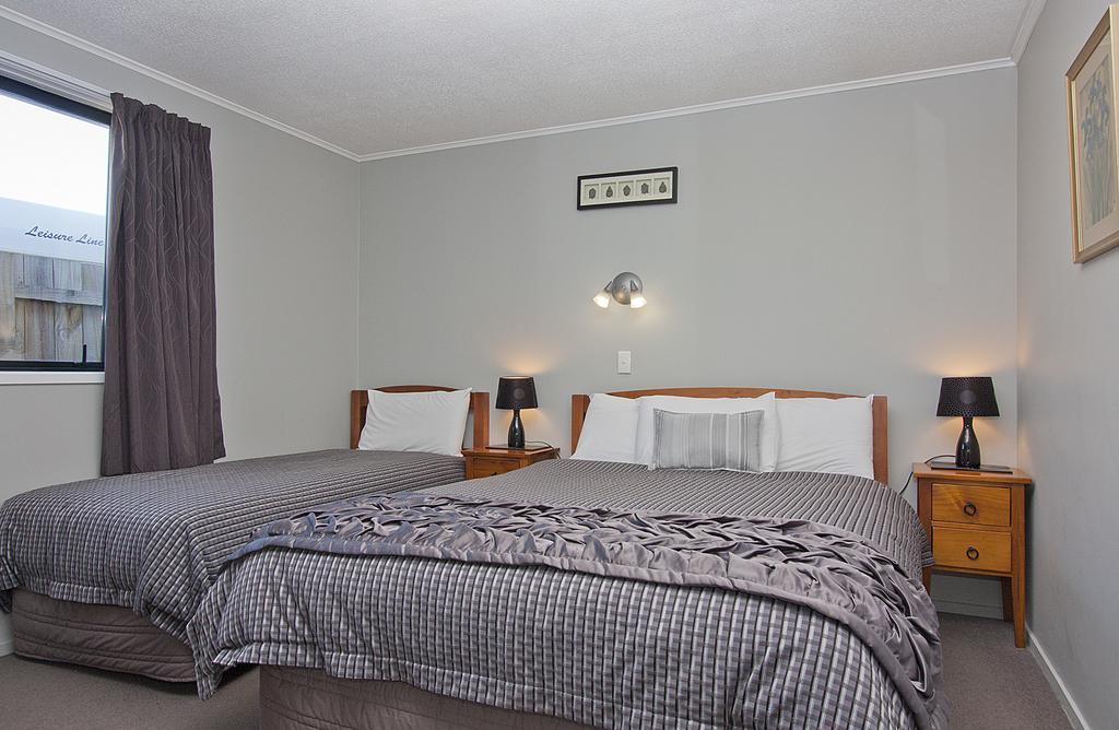 Coronation Park Motels Ashburton Buitenkant foto