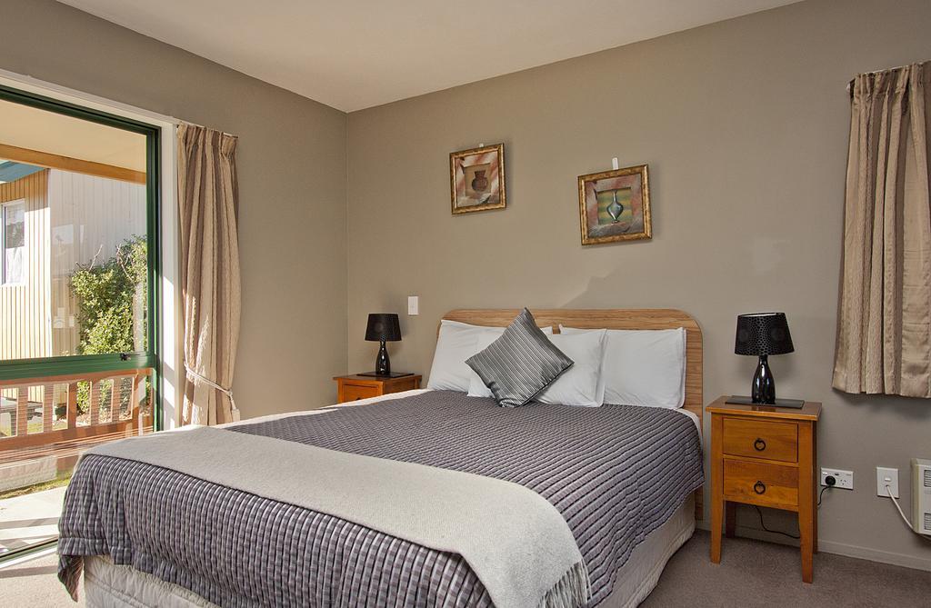 Coronation Park Motels Ashburton Buitenkant foto