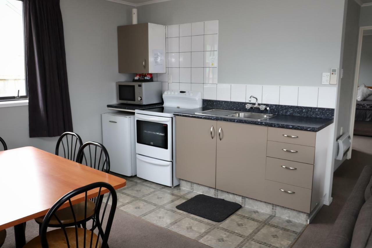 Coronation Park Motels Ashburton Buitenkant foto