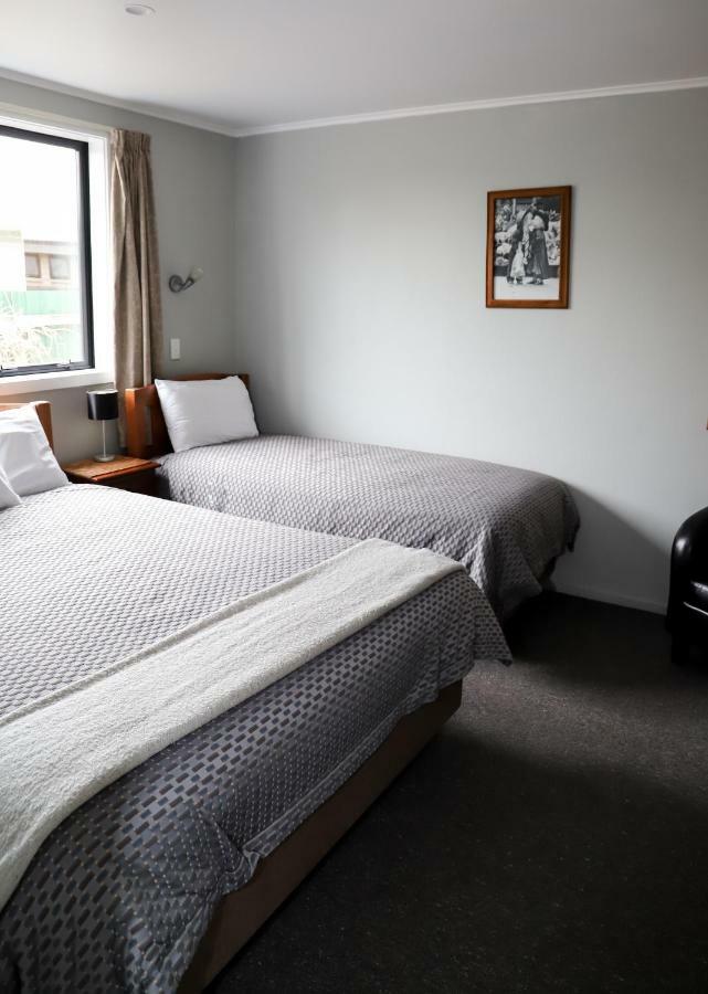 Coronation Park Motels Ashburton Buitenkant foto