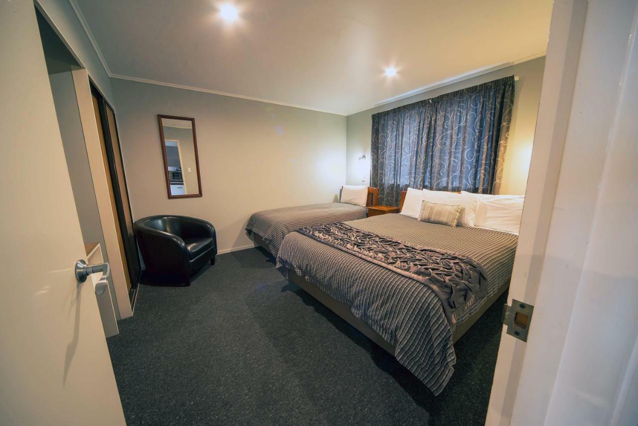 Coronation Park Motels Ashburton Buitenkant foto