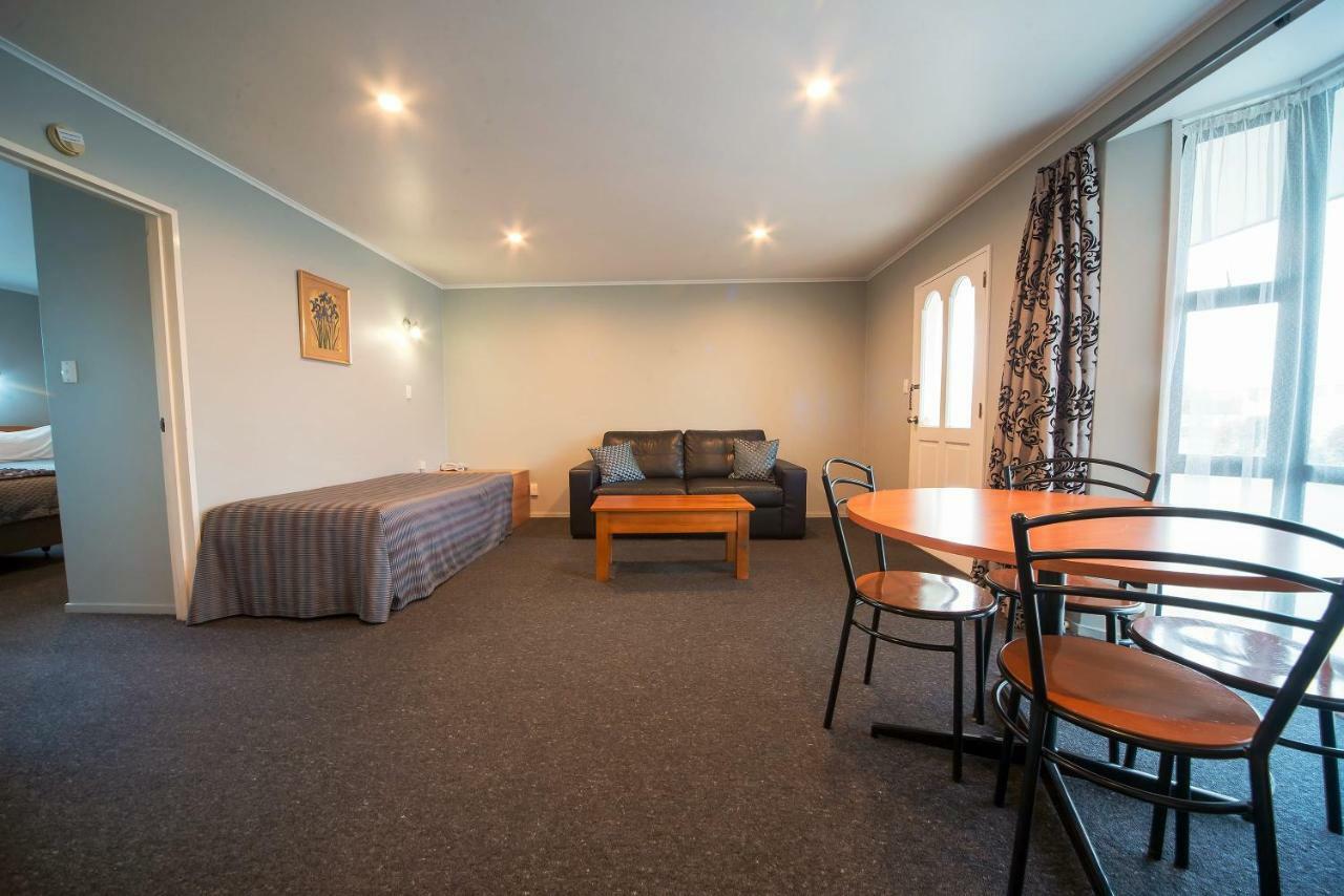 Coronation Park Motels Ashburton Buitenkant foto
