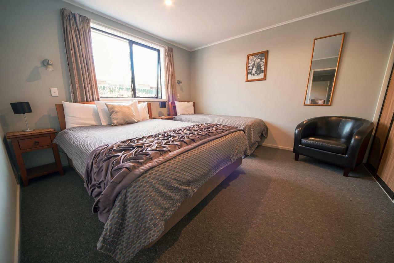 Coronation Park Motels Ashburton Buitenkant foto